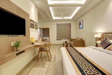 Airport Hotel Asian Blue Luxury