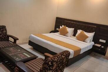 Airport Hotel Asian Blue Luxury