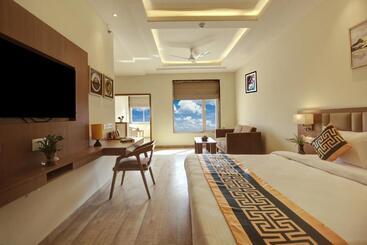 Airport Hotel Asian Blue Luxury