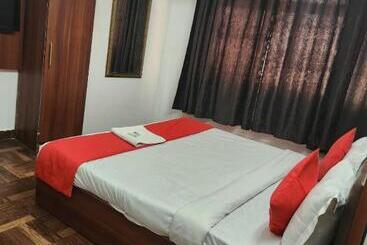 Airport Hotel Asian Blue Luxury