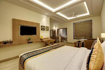 Airport Hotel Asian Blue Luxury