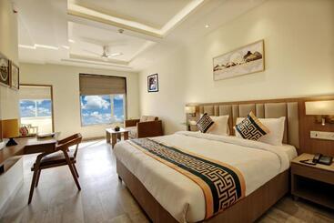 Airport Hotel Asian Blue Luxury