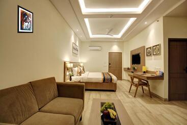Airport Hotel Asian Blue Luxury