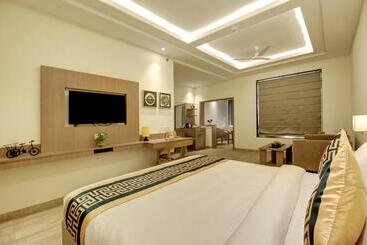 Airport Hotel Asian Blue Luxury