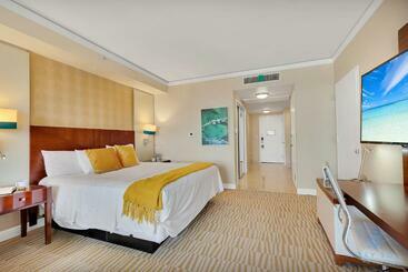 هاستل Luxurious Beach Resort Gym Balcony