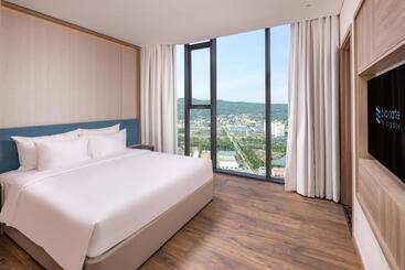 هتل A La Carte Ha Long Bay Residence