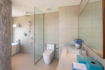 هتل A La Carte Ha Long Bay Residence