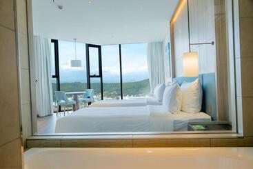هتل A La Carte Ha Long Bay Residence