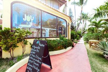 هتل Grand Caribe Beach Club And Spa   Playa Los Corales