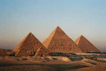 هتل Pyramita