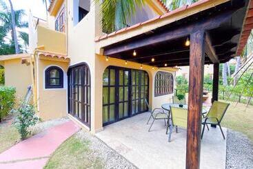 Oceanfront & Garden View Villas Hotel Wifi Bbq Parking Los Corales Beach Club & Spa