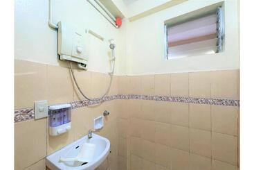 هتل Oyo 876 Escurel Inn Boracay