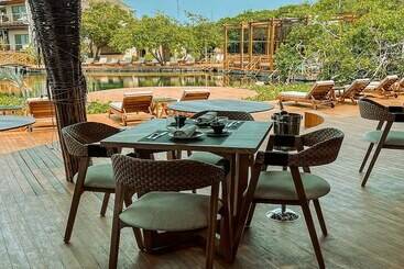 هتل Shibari   Restaurant & Cenote Club