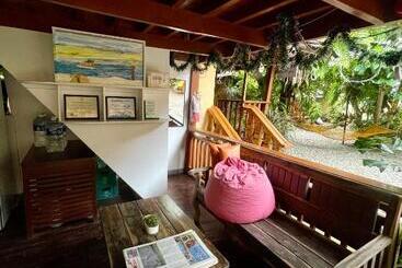 פנסיון Roy S Rendezvous Boracay