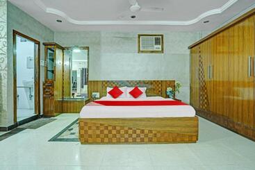 Flagship Hotel Pragya 4