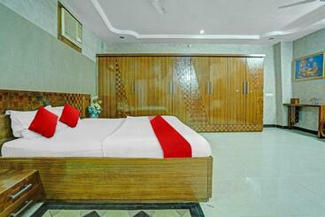 Flagship Hotel Pragya 4