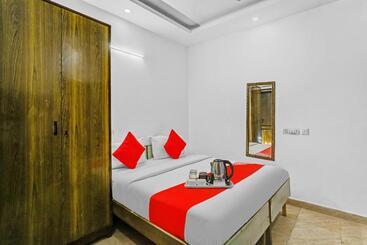 هتل Flagship Premium Inn