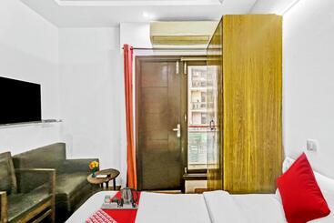 هتل Flagship Premium Inn