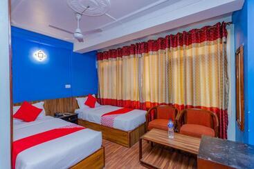 هتل Oyo 795  Holiday Inn