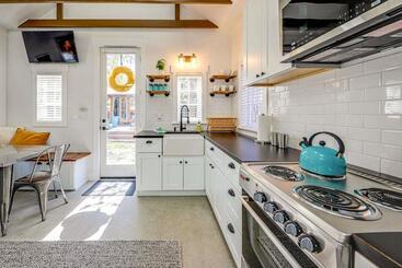 هتل Pueblo Street Tiny Home