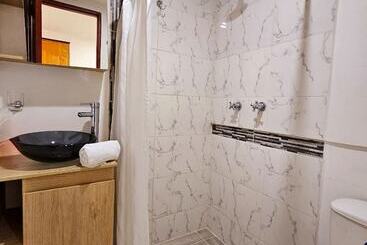 Laureles Guest House Lgh