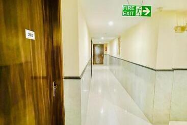 酒店 Smart Signature Delhi Airport