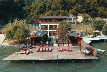 پانسیون Casa Camelia