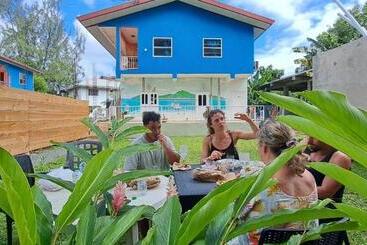 پانسیون Fish Tobago Guesthouse Or Joy And Brandon Guesthouse