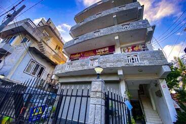 پانسیون Geesh Residence : Rooms In Jaffna