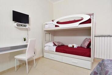 پانسیون Malo  Rooms