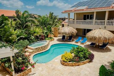 Gorgeous 2 Bedroom Apartment 2 Km From Eagle Beach - Palm Beach