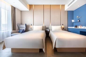Atour Hotel Linyi Beijing Road - Linyi