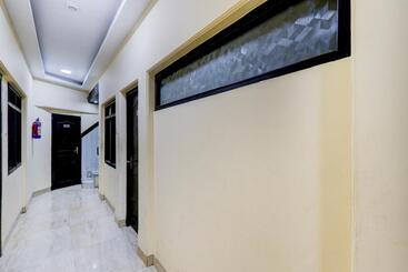 Collection O Hotel Pal Avadh