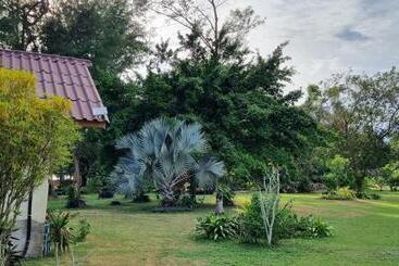 هتل Tk Beach Resort Koh Mak