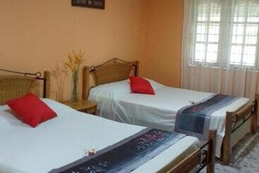 مُتل Mai Chenang Guesthouse