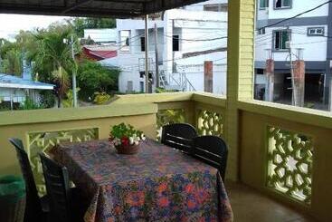 مُتل Mai Chenang Guesthouse