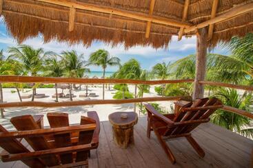 هتل Blue Holbox