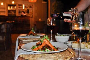 پانسیون Thorntree Country Lodge