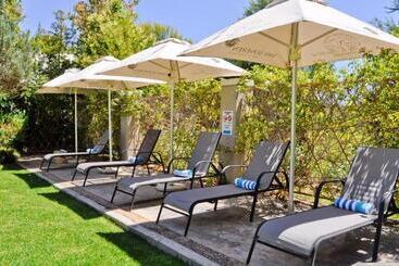 پانسیون Thorntree Country Lodge