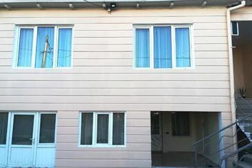 پانسیون West House