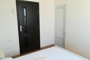 پانسیون West House