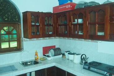 تختخواب و صبحانه Manik Villa
