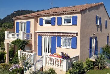 ویلا Domaine Le Clos Des Oliviers