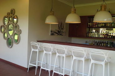 هتل Acacia Farm Lodge