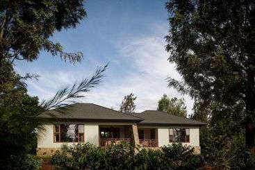 هتل Acacia Farm Lodge