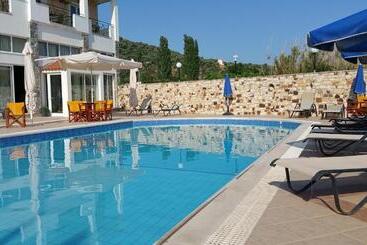 هتل Apollon