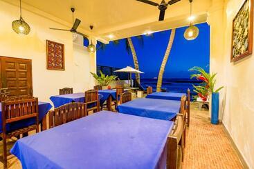 هتل Blue Sky Beach Resort