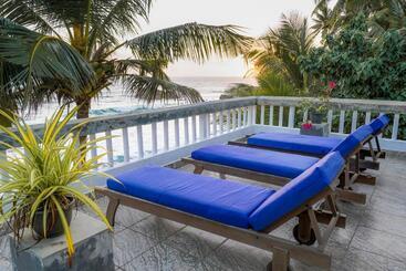 هتل Blue Sky Beach Resort