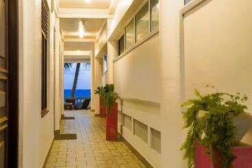 هتل Blue Sky Beach Resort