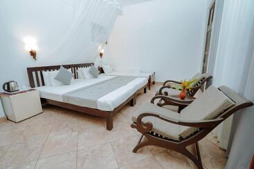 هتل Blue Sky Beach Resort
